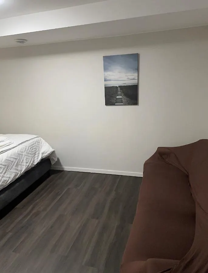 Comfortable 3 Bed Basement Unit Winnipeg Homestay