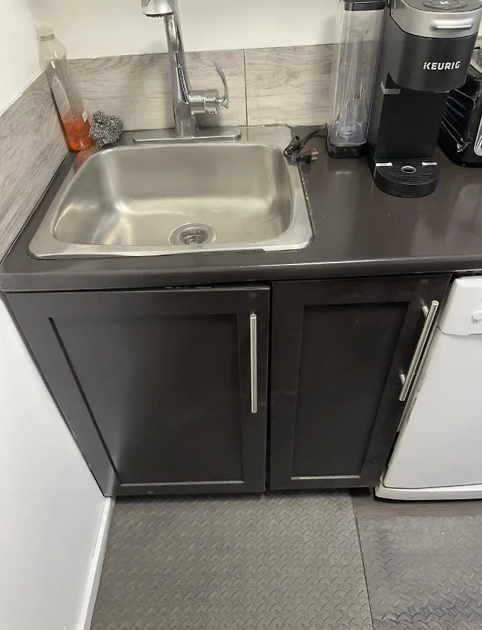 Comfortable 3 Bed Basement Unit Winnipeg
