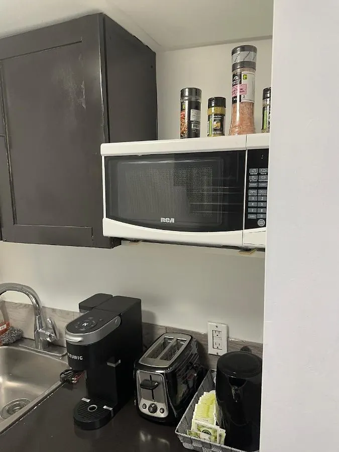 Comfortable 3 Bed Basement Unit Winnipeg