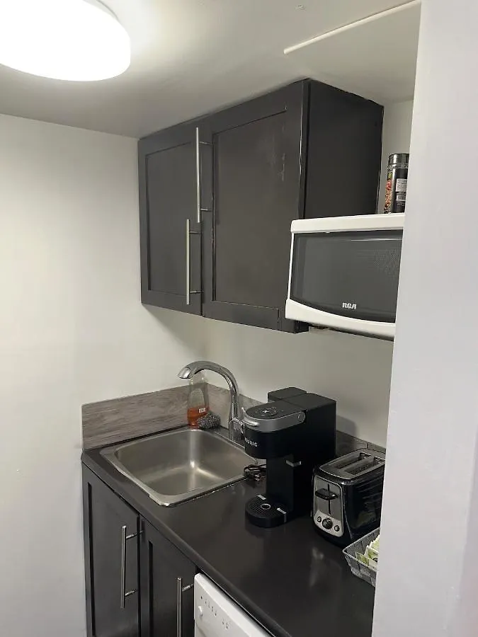 Comfortable 3 Bed Basement Unit Winnipeg Homestay