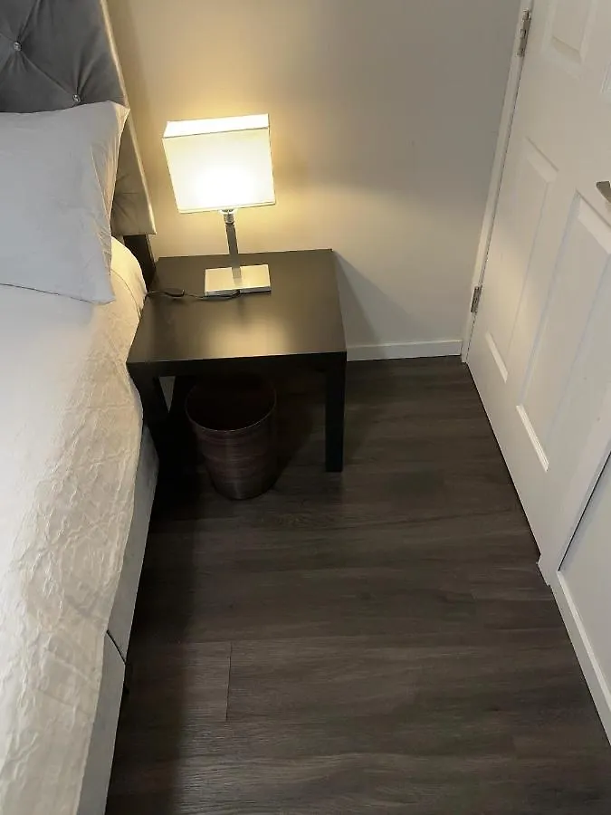 Homestay Comfortable 3 Bed Basement Unit Winnipeg Canada